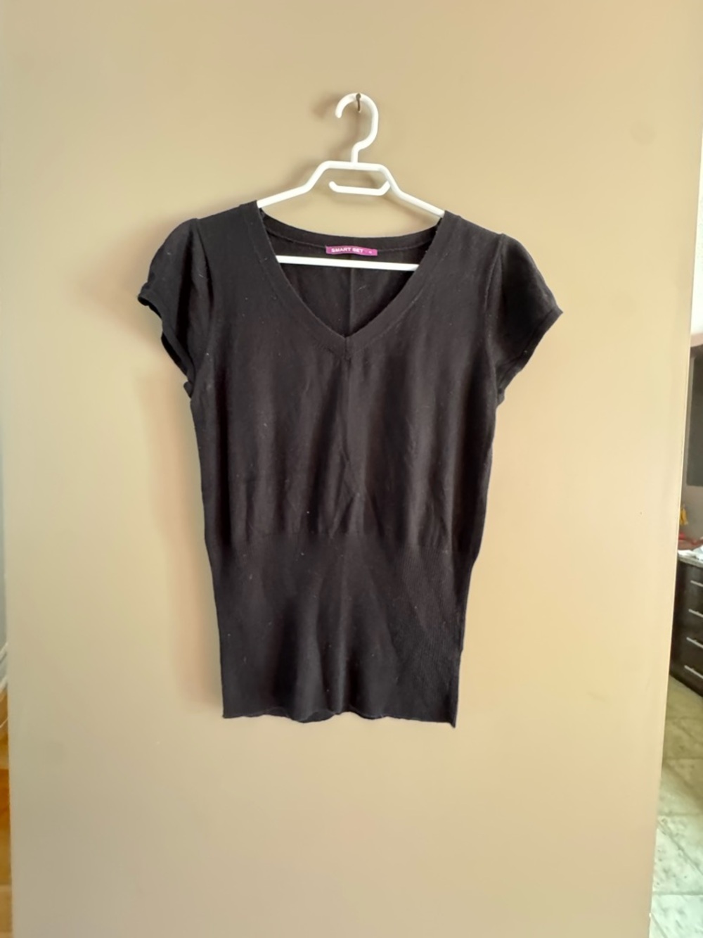 Black V-Neck Short Sleeve Knit Top